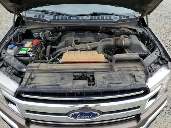 2018 FORD F150 — Engine bay
