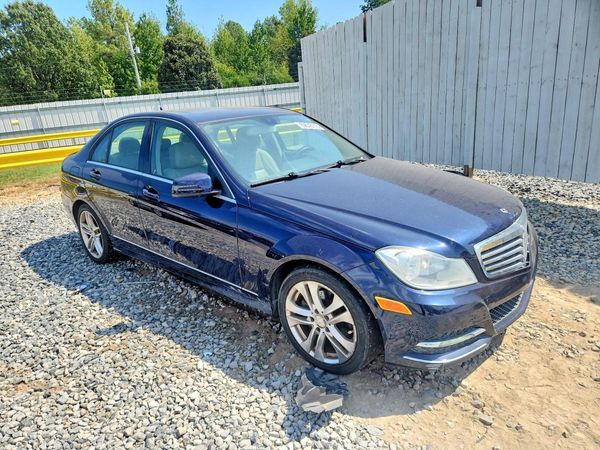 2012 MERCEDES-BENZ C C300 4-MATIC — Passenger 3/4