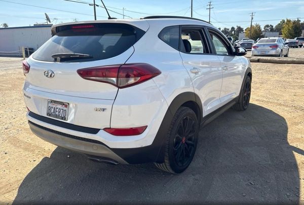 2017 HYUNDAI TUCSON