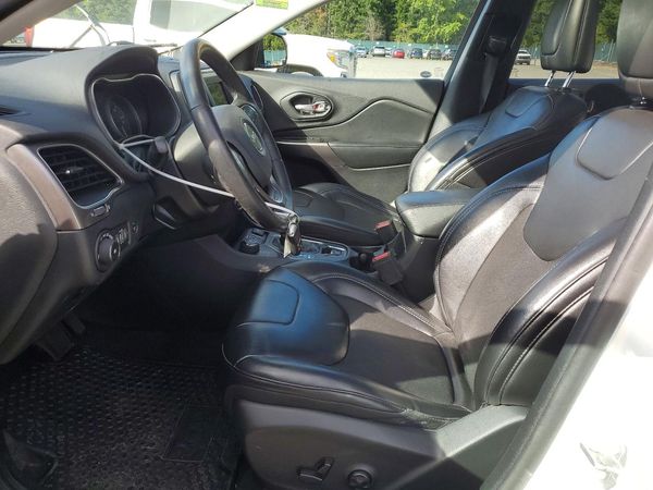 2019 JEEP CHEROKEE Latitude Plus — DENT