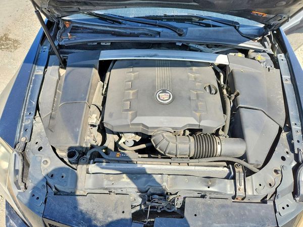 2014 CADILLAC CTS Performance — Engine bay