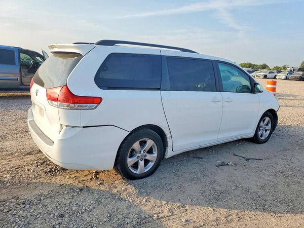 2012 TOYOTA SIENNA — PSRA