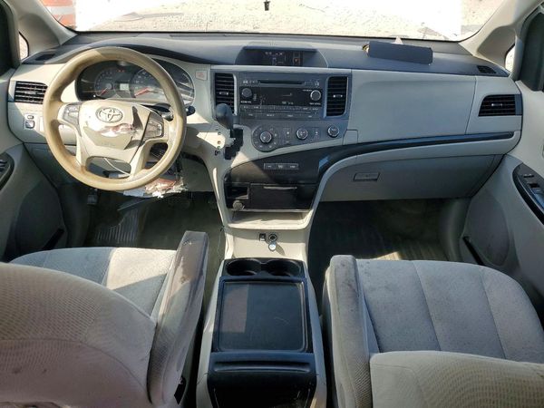 2012 TOYOTA SIENNA — CKPT