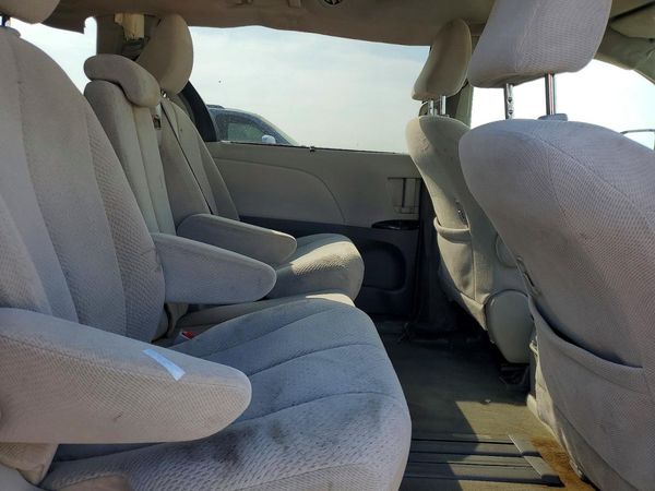 2012 TOYOTA SIENNA — PSRS