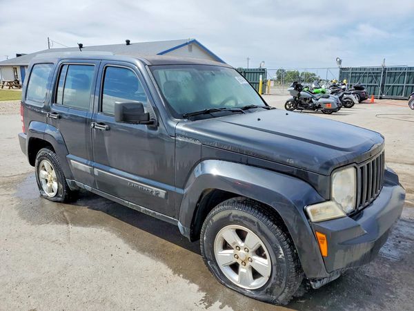 2012 JEEP LIBERTY Sport — Passenger 3/4
