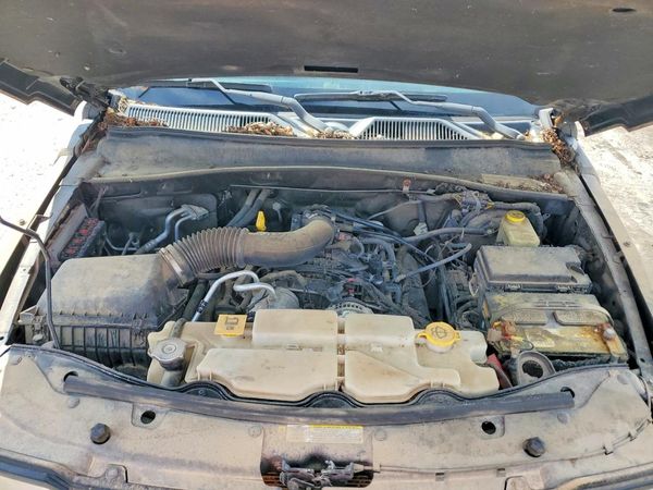 2012 JEEP LIBERTY Sport — Engine bay
