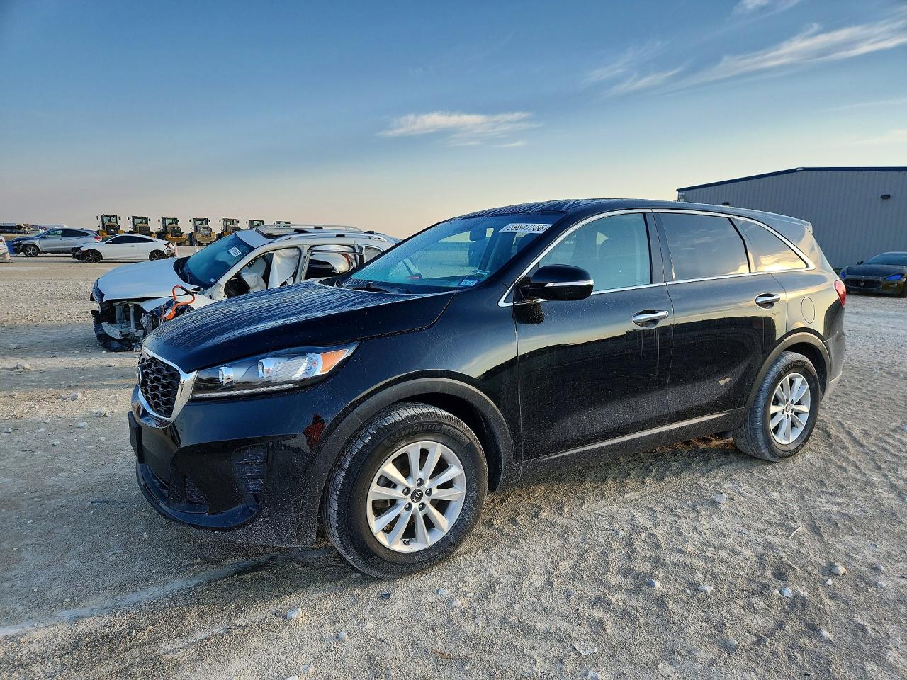 2019 KIA SORENTO L, LX, S — Front 3/4