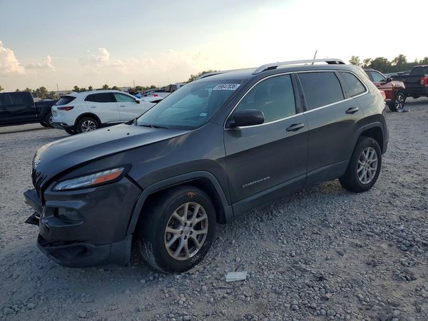 2014 JEEP CHEROKEE Latitude — Front 3/4