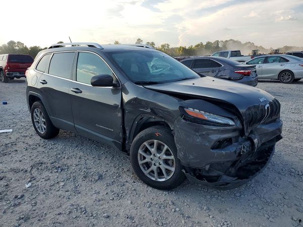 2014 JEEP CHEROKEE Latitude — Passenger 3/4