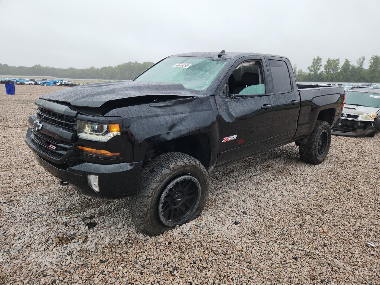 2017 CHEVROLET SILVERADO LT — Front 3/4