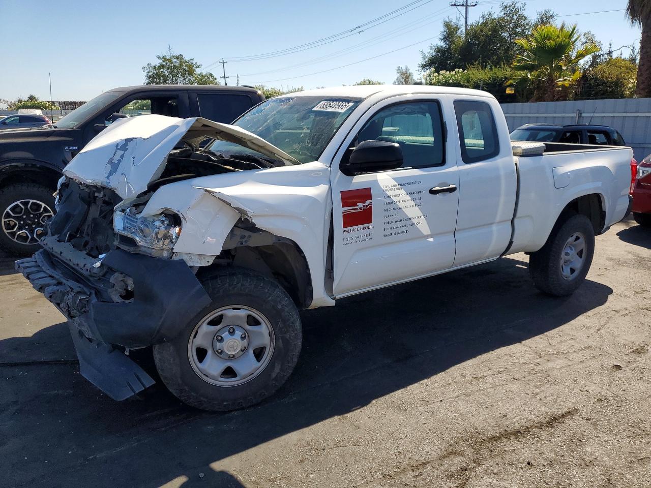 2017 TOYOTA TACOMA SR/SR5 — Front 3/4