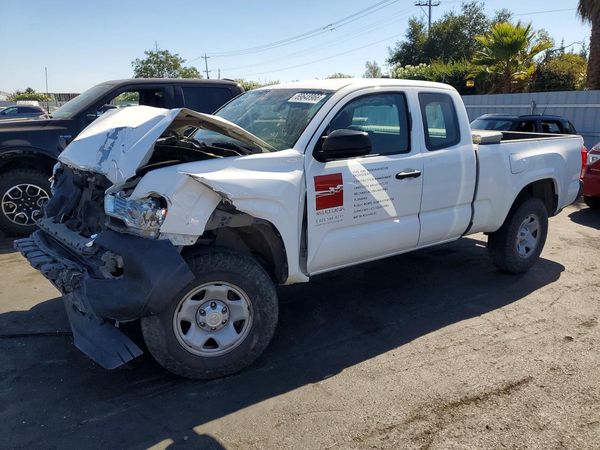 2017 TOYOTA TACOMA — DSFA — Front 3/4