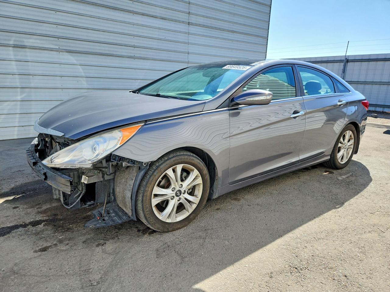 2012 HYUNDAI SONATA Middle level — Front 3/4
