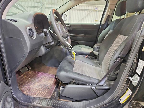 2014 JEEP COMPASS Sport — DENT