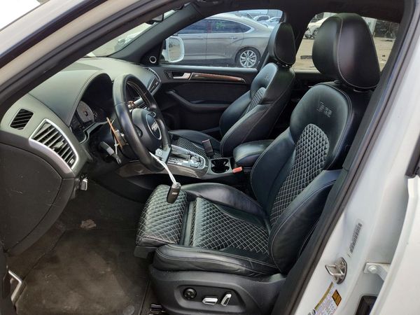 2016 AUDI SQ5 quattro Premium Plus — DENT