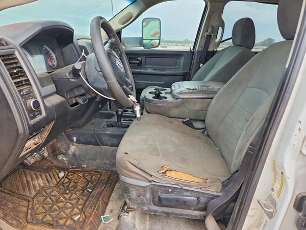 2014 RAM 2500 ST — DENT