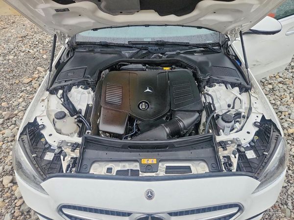2023 MERCEDES-BENZ C C300 — Engine bay