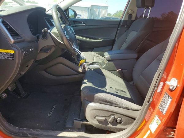2017 HYUNDAI TUCSON — DENT
