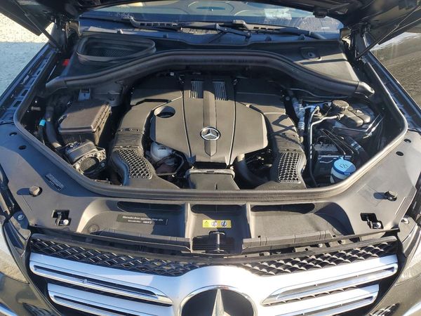 2017 MERCEDES-BENZ GLE — Engine bay