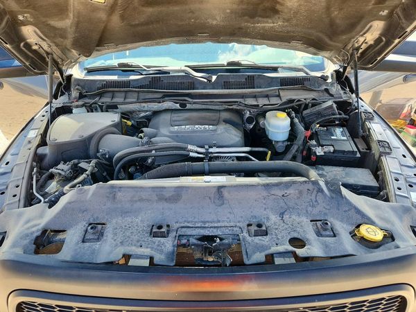 2014 RAM 2500 SLT — Engine bay