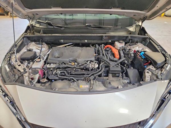 2024 TOYOTA VENZA — Engine bay