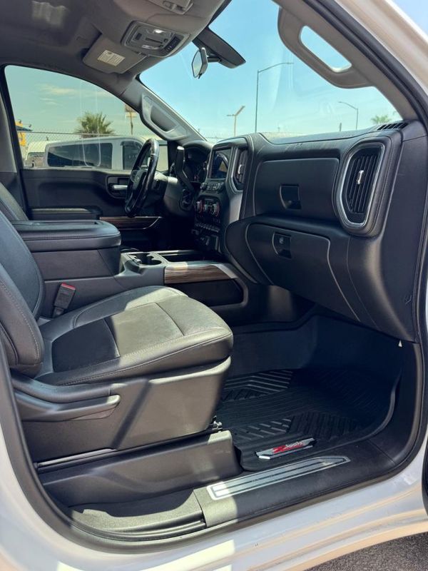 2021 CHEVROLET SILVERADO RST