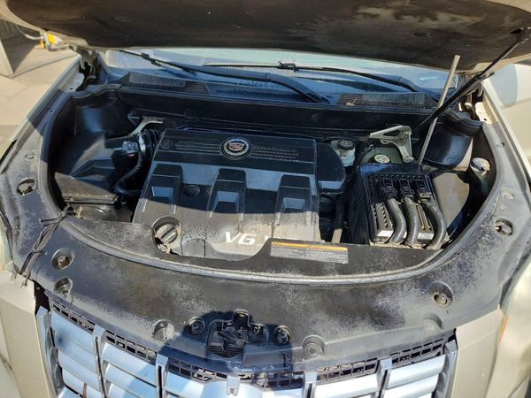 2015 CADILLAC SRX — Engine bay