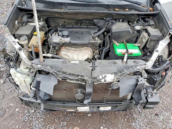 2017 TOYOTA RAV4 LE — Engine bay