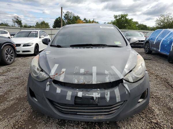 2013 HYUNDAI ELANTRA