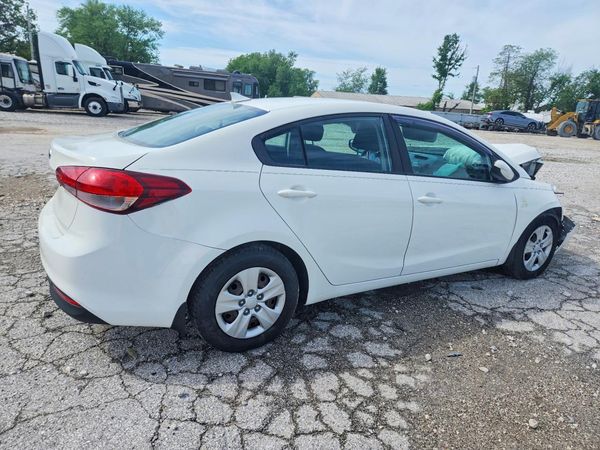 2017 KIA FORTE LX Base