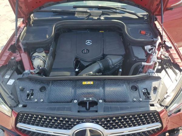 2024 MERCEDES-BENZ GLE — Engine bay