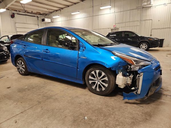 2022 TOYOTA PRIUS — Passenger 3/4