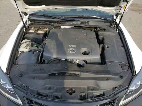 2013 LEXUS IS 250 — Engine bay