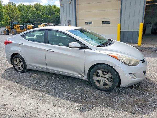 2013 HYUNDAI ELANTRA — Passenger 3/4