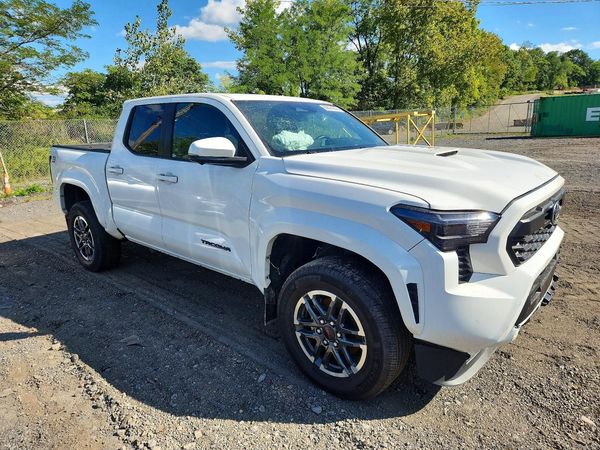 2024 TOYOTA TACOMA — Passenger 3/4
