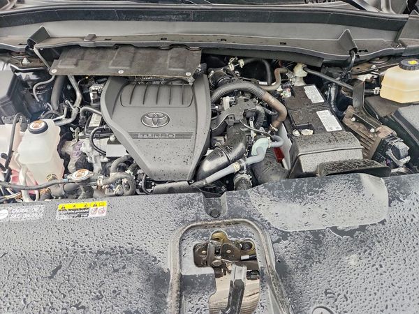 2025 TOYOTA GRAND HIGHLANDER — Engine bay