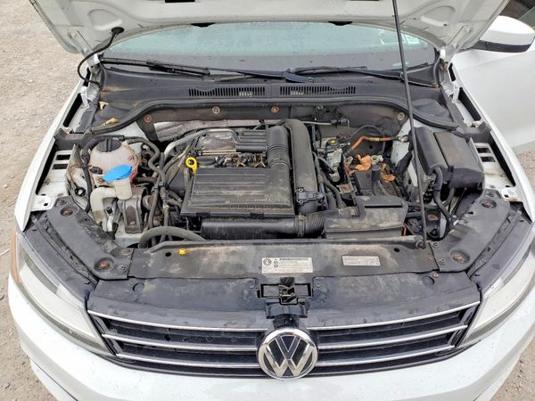 2017 VOLKSWAGEN JETTA S — Engine bay