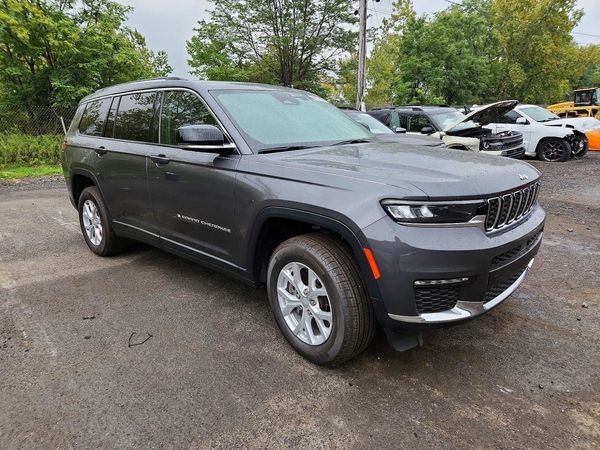 2023 JEEP GRAND CHEROKEE Limited — Passenger 3/4
