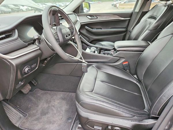 2023 JEEP GRAND CHEROKEE Limited — DENT