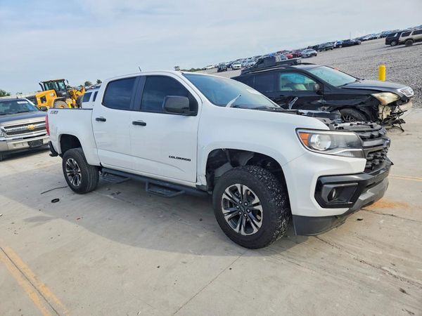 2022 CHEVROLET COLORADO Z71 — Passenger 3/4