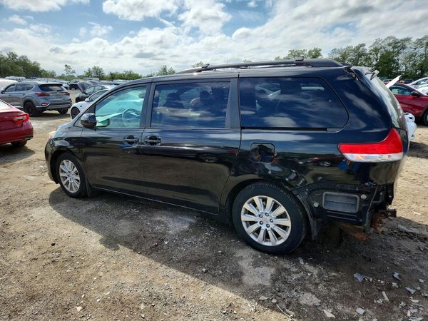 2013 TOYOTA SIENNA — DSRA