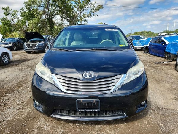 2013 TOYOTA SIENNA — DIRF