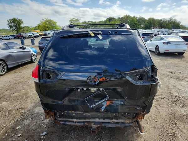 2013 TOYOTA SIENNA — DIRR