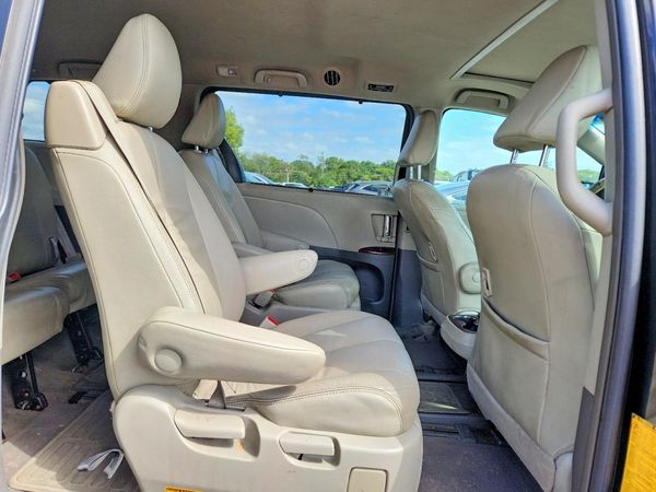2013 TOYOTA SIENNA — PSRS