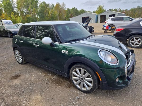 2015 MINI COOPER — Passenger 3/4