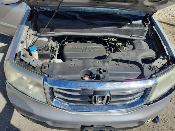 2015 HONDA PILOT SE — Engine bay
