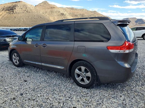2013 TOYOTA SIENNA — DSRA