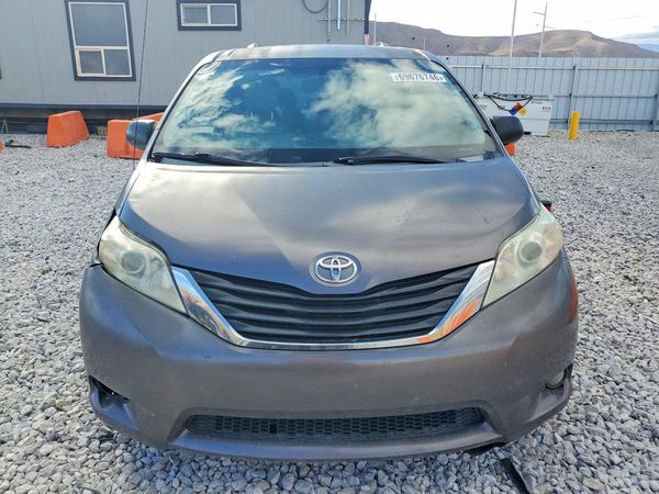 2013 TOYOTA SIENNA — DIRF