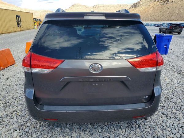 2013 TOYOTA SIENNA — DIRR