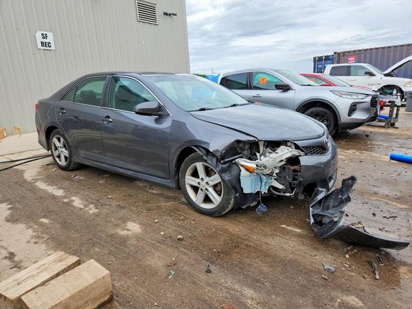 2012 TOYOTA CAMRY — Passenger 3/4